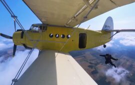 CZAR WSPOMNIEŃ W ZAKRESIE GRAWITACJI