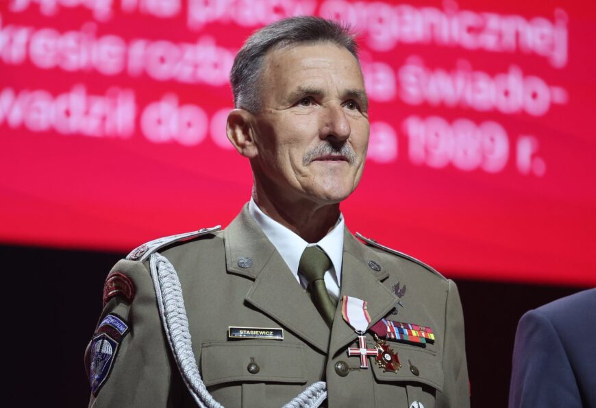 W&nbsp;OBRONE SZTANDARU